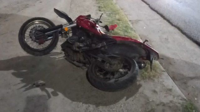Un joven motociclista resultó gravemente herido en un accidente en La Paz. Un joven motociclista resultó gravemente herido en un accidente en La Paz.