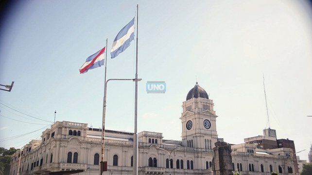 La gestión de Bordet informó que desde este viernes pagan los sueldos a los estatales. La gestión de Bordet informó que desde este viernes pagan los sueldos a los estatales.