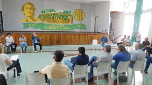 Titular de la Caja de Jubilaciones e Intersindical ya discuten la posible reforma laboral Titular de la Caja de Jubilaciones e Intersindical ya discuten la posible reforma laboral