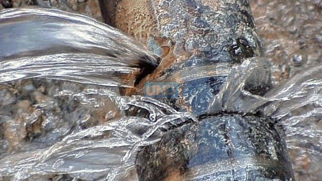 corte de agua para reparar cañerías. corte de agua para reparar cañerías.