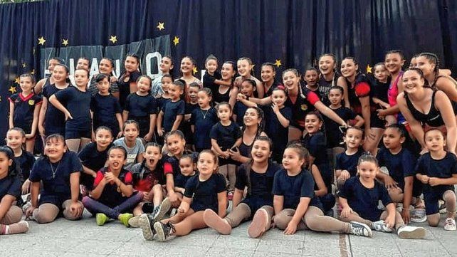 Fundación de Sol es una escuela de patín artístico de la ciudad de Paraná. Cuenta con más de 80 alumnos y alumnas.