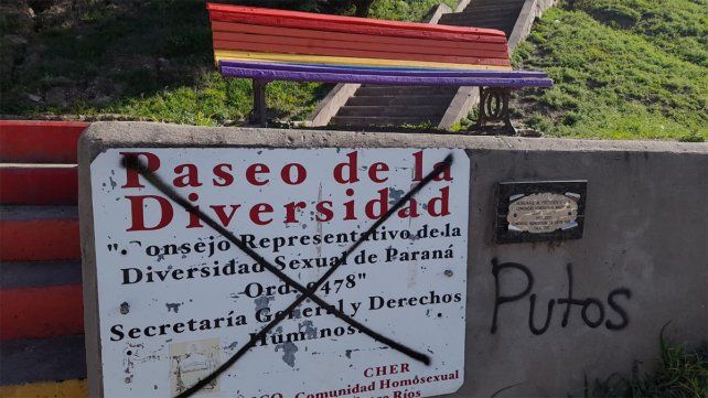 Paraná: vanzalizaron el Paseo de la Diversidad en el Parque Urquiza Paraná: vanzalizaron el Paseo de la Diversidad en el Parque Urquiza