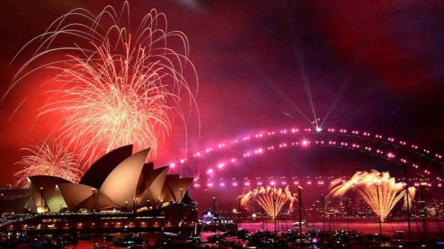 Nueva Zelanda y Australia ya recibieron el 2025 con un gran espectáculo de fuegos artificiales Nueva Zelanda y Australia ya recibieron el 2025 con un gran espectáculo de fuegos artificiales