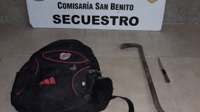 Dos personas, uno de ellos menor, estaban agazapados en la oscuridad y fueron descubiertos por la policía de San Benito. Tras persecución fueron detenidos.
