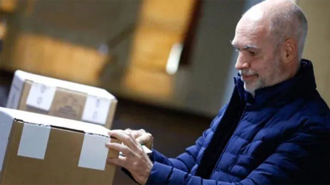 El precandidato de Juntos por el Cambio, Horacio Rodríguez Larreta, compartió este domingo por la mañana un desayuno con dirigentes y candidatos de ese espacio, luego concurrió al centro de votación para emitir su sufragio El precandidato de Juntos por el Cambio, Horacio Rodríguez Larreta, compartió este domingo por la mañana un desayuno con dirigentes y candidatos de ese espacio, luego concurrió al centro de votación para emitir su sufragio