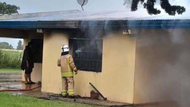 La escuela fue incendiada intencionalmente en diciembre y un joven de 24 años fue detenido. La escuela fue incendiada intencionalmente en diciembre y un joven de 24 años fue detenido.