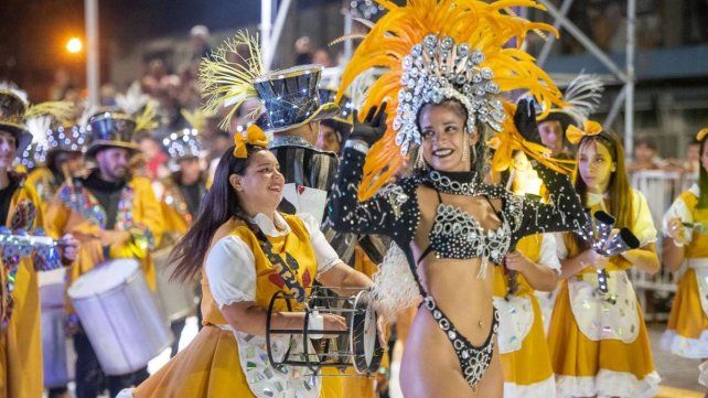 A puro baile y alegría, Paraná vivió la primera noche de los Carnavales 2026 A puro baile y alegría, Paraná vivió la primera noche de los Carnavales 2026