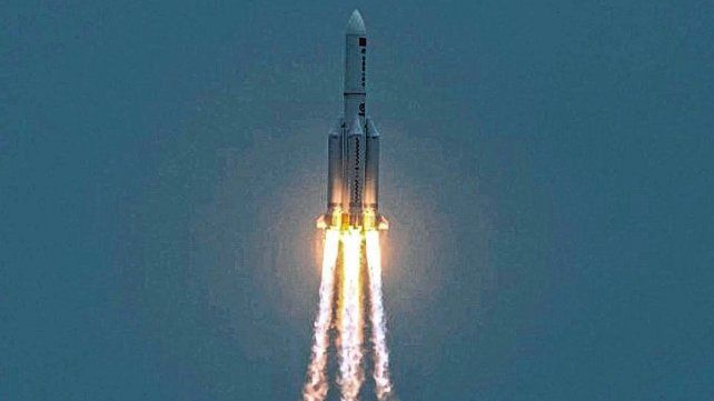 El cohete chino que estaba fuera de control finalmente volvió a la Tierra