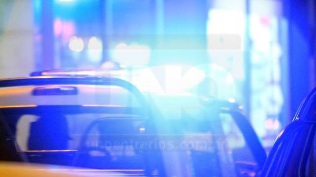 Herrera: hombre atacó a cuchillazos a un comisario y fue herido gravemente al ser reducido Herrera: hombre atacó a cuchillazos a un comisario y fue herido gravemente al ser reducido