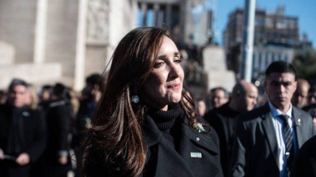 Guerra fría en Rosario: Villarruel le dio la espalda a Milei en el acto patrio Guerra fría en Rosario: Villarruel le dio la espalda a Milei en el acto patrio