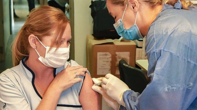 La vacuna contra el coronavirus empezó a aplicarse este martes en Entre Ríos