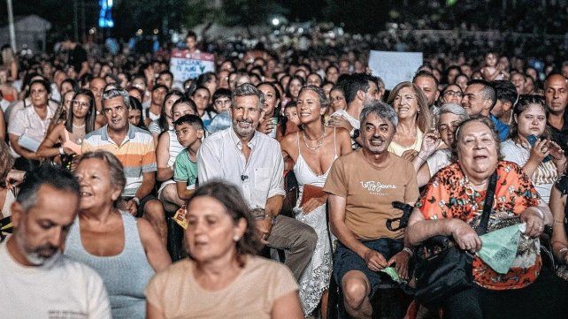 El gobernador Rogelio Frigerio visitó la Fiesta Nacional del Mate. El gobernador Rogelio Frigerio visitó la Fiesta Nacional del Mate.