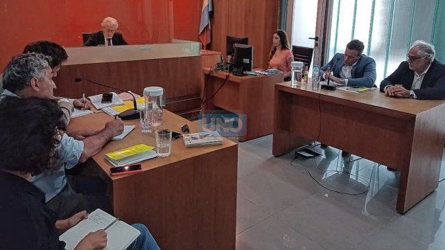 Avanza la investigación contra un grupo de policías por presuntos apremios ilegales. Avanza la investigación contra un grupo de policías por presuntos apremios ilegales.