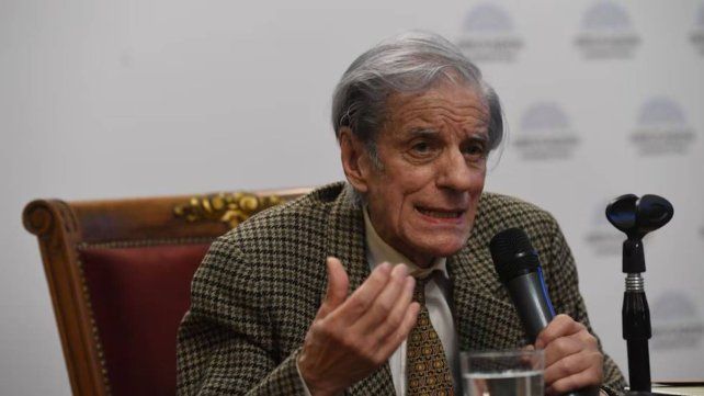 Juan José Sebreli, escritor y sociólogo tenía 93 años y estaba internado en el hospital Italiano Juan José Sebreli, escritor y sociólogo tenía 93 años y estaba internado en el hospital Italiano