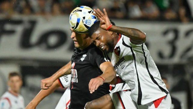 Deportivo Riestra y Newell's empataron en el cierre de la quinta jornada. Deportivo Riestra y Newell's empataron en el cierre de la quinta jornada.