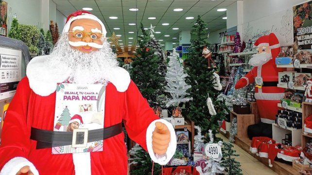 Es el tiempo de maypor venta de accesorios para el árbol de Navidad Es el tiempo de maypor venta de accesorios para el árbol de Navidad