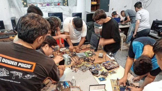 La escuela de Capacitación Laboral La escuela de Capacitación Laboral