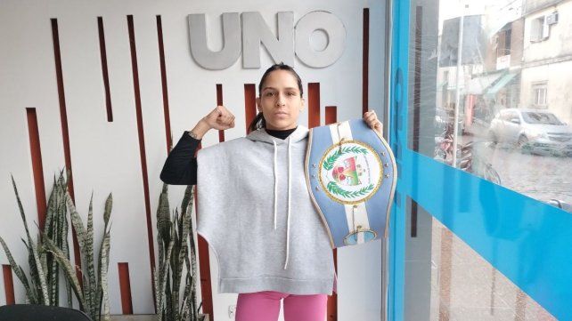 Lara Arener realizará la segunda defensa de su cinturón de la Federación Entrerriana de Box. Lara Arener realizará la segunda defensa de su cinturón de la Federación Entrerriana de Box.