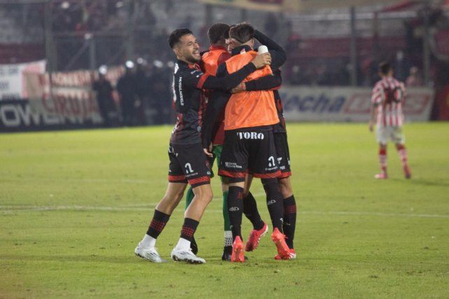 Patronato ganó en Tucumán ante el puntero. Patronato ganó en Tucumán ante el puntero.