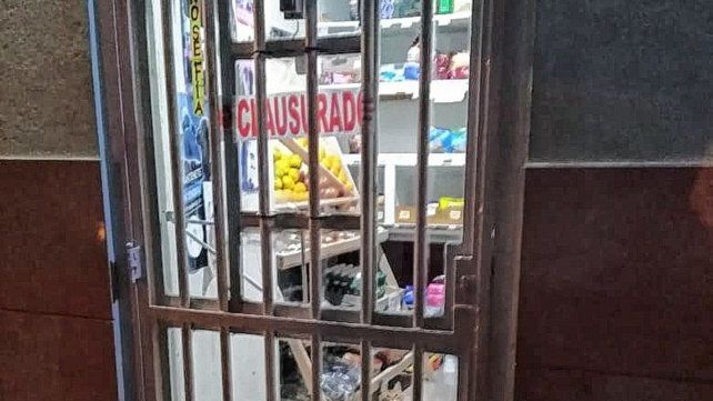 Un local clausurado en Concordia por abrir fuera del horario permitido.