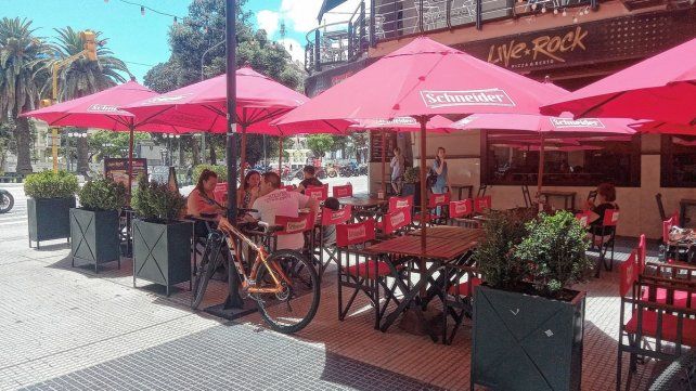 Para muchos, comer afuera se transformó en un lujo Para muchos, comer afuera se transformó en un lujo