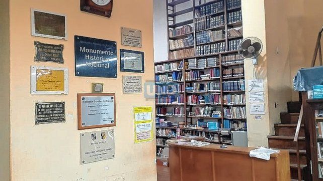 Biblioteca Popular del Paraná.