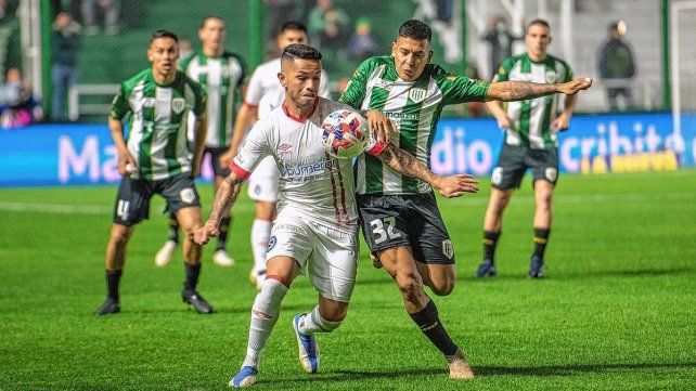 Argentinos rescató un empate ante Banfield en la última del encuentro.