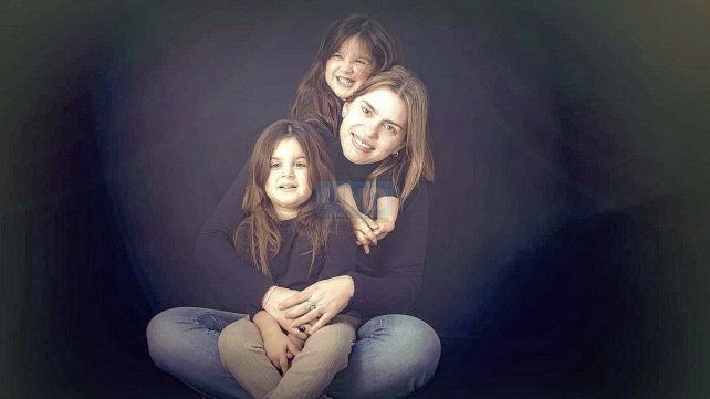 Familia. Antonella y sus hijas Eugenia y Guillermina. Las gemelas tienen 4 años y asisten al jardín.