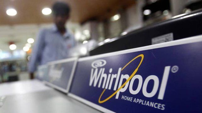 De manera sorpresiva, Whirlpool cerró su planta de Pilar y despidió a sus 220 trabajadores De manera sorpresiva, Whirlpool cerró su planta de Pilar y despidió a sus 220 trabajadores