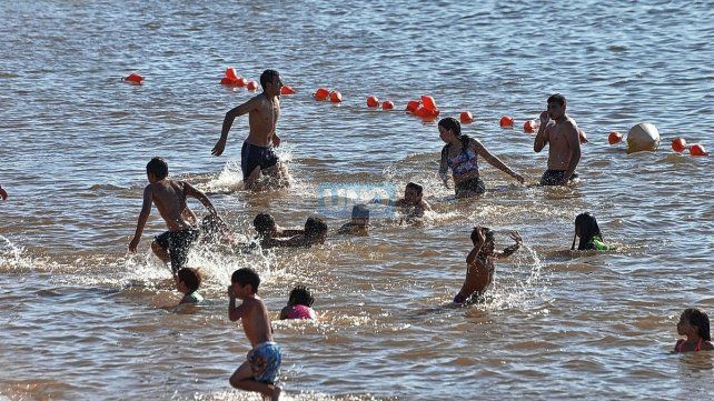 La medida del río Paraná llegó en otra semana de calor agobiante: ayer, la térmica alcanzó los 36,8°. Se esperan seis días agobiantes, según el SMN