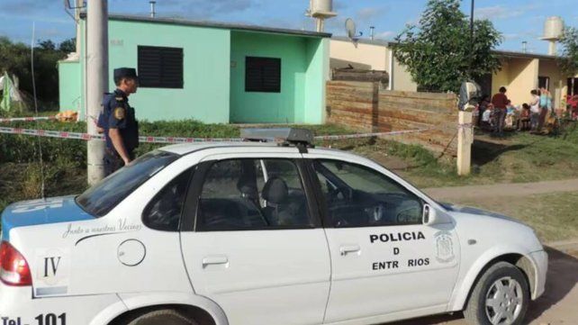 Una familia del barrio Maccarone de Paraná se enfrentó y una bala perdida impactó en un adolescente que salía de la escuela. Una familia del barrio Maccarone de Paraná se enfrentó y una bala perdida impactó en un adolescente que salía de la escuela.