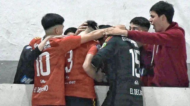Español, a semis del C20 de la Asociación Paranaense de Futsal.