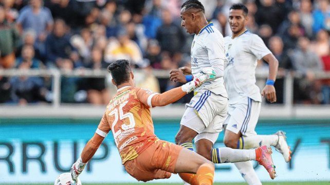 Boca juega en Vélez con Rosario Central.