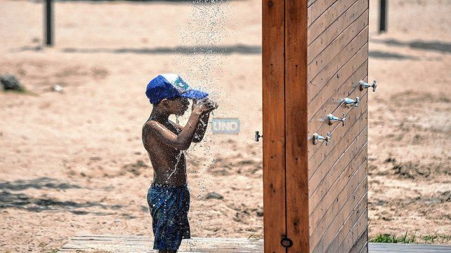 Gualeguaychú sigue batiendo récord de temperaturas elevadas este verano. Gualeguaychú sigue batiendo récord de temperaturas elevadas este verano.