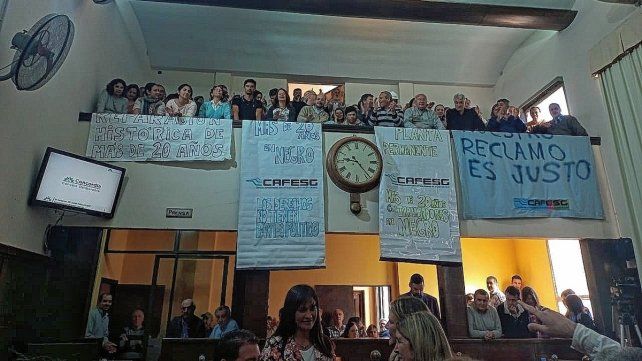 Trabajadores reclaman en Concordia.