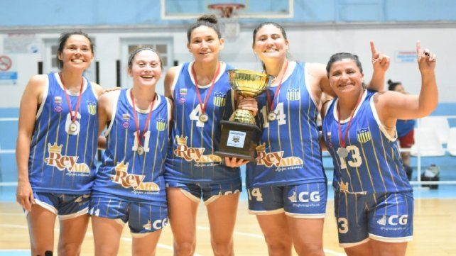 Las referentes del bicampeonato provincial de Paracao. Las referentes del bicampeonato provincial de Paracao.