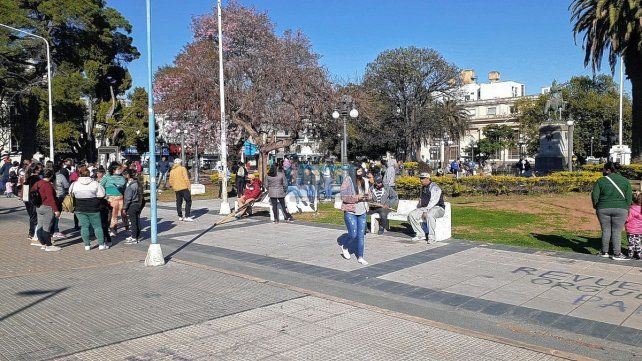 Barrios de Pie se movilizó por el aumento salarial.