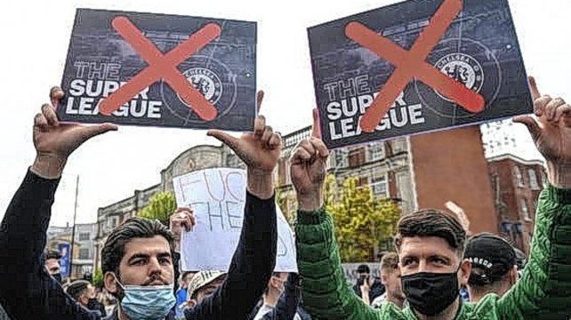 Se concretó con la renuncia de seis clubes ingleses, un español y los dos italianos.