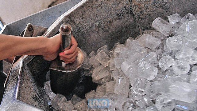 Fabricantes de hielo afrontan fuertes subas de los insumos.