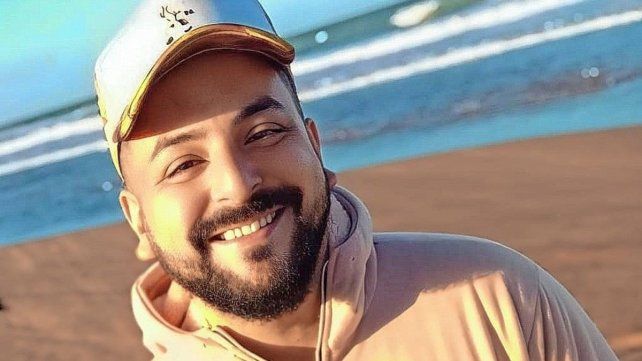 Andrés busca saber quién fue su padre biológico Andrés busca saber quién fue su padre biológico