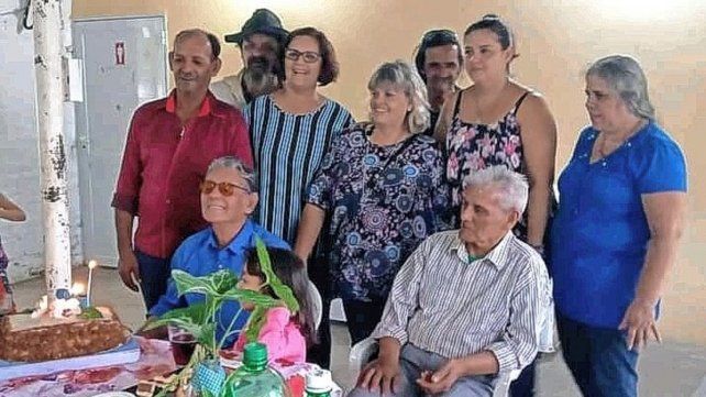 Los Troncoso. Abajo Carlos y Lucio. Arriba Estela, Norma, Ricardo, Mary, Jorge, Carlos y Griselda.