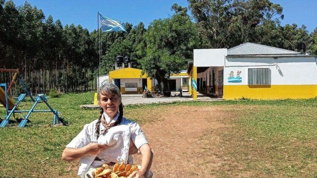 Anni sueña que el lugar donde estudió, al igual que otras escuelas rurales, tengan acceso a internet Anni sueña que el lugar donde estudió, al igual que otras escuelas rurales, tengan acceso a internet