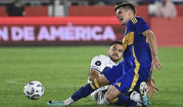 Kevin Zenón sufrió una infracción de Garayalde. Kevin Zenón sufrió una infracción de Garayalde.