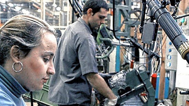 Solo una de cada tres mujeres tiene empleo o lo está buscando. Hay significativas diferencias en los indicadores laborales por provincias