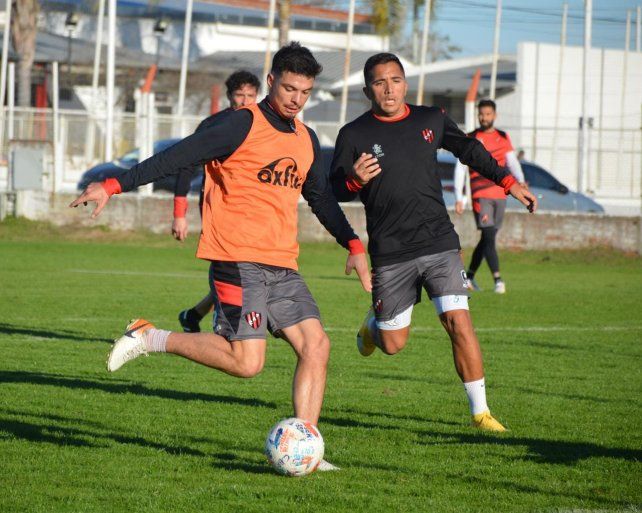 El DT Iván Delfino dispuso una práctica liviana en el regreso al trabajo de Patronato.
