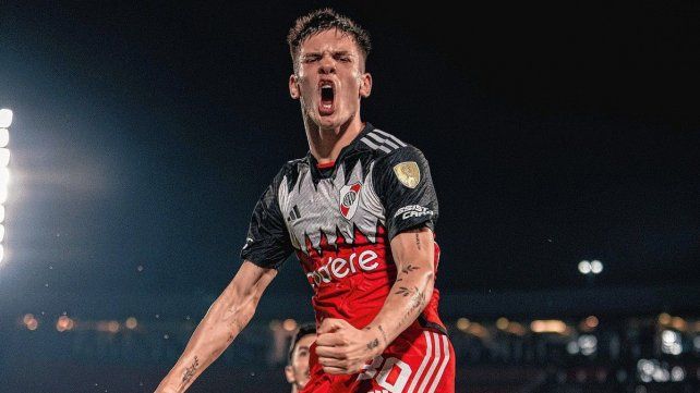 Franco Mastantuono le dio la victoria a River en el estadio Defensores del Chaco. Franco Mastantuono le dio la victoria a River en el estadio Defensores del Chaco.