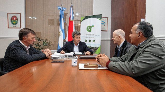 Apuesta al turismo. El intendente de Santa Ana se reunió con el ministro Richard para avanzar en las gestiones que les permitan contar con termas en la localidad.