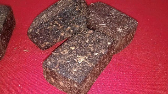 Jabones Ecológicos. Es el trabajo de la Escuela de Educación Técnica N°1 Dr Pedro Radío de Victoria. Jabones Ecológicos. Es el trabajo de la Escuela de Educación Técnica N°1 Dr Pedro Radío de Victoria.