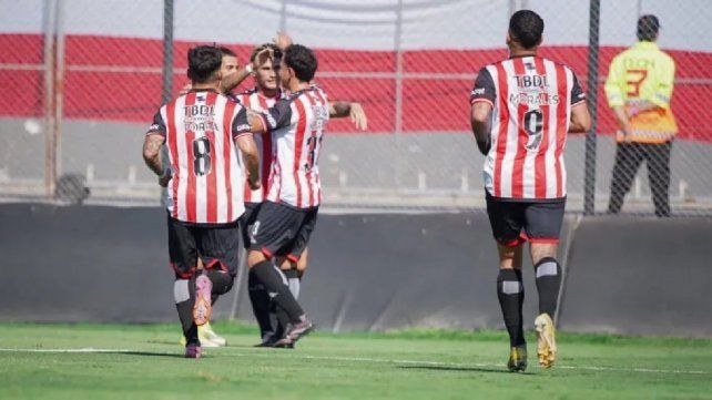 Barracas venció a Atlético Tucumán y se metió en zona de playoffs. Barracas venció a Atlético Tucumán y se metió en zona de playoffs.