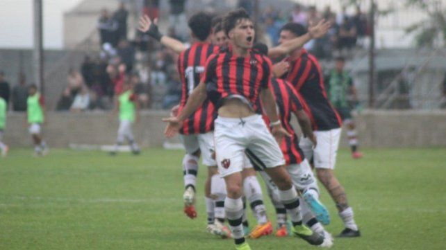 Patronato es el bicampeón de la copa de la liga paranaense. Patronato es el bicampeón de la copa de la liga paranaense.